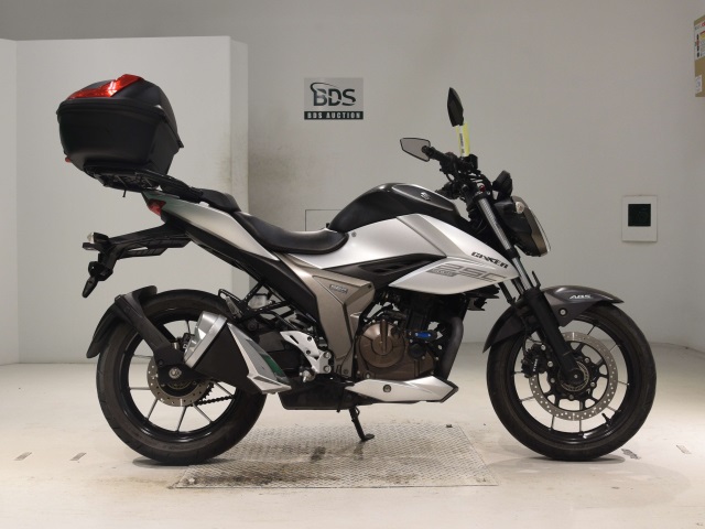 Suzuki GIXXER250