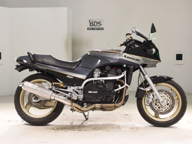 Kawasaki GPZ900R
