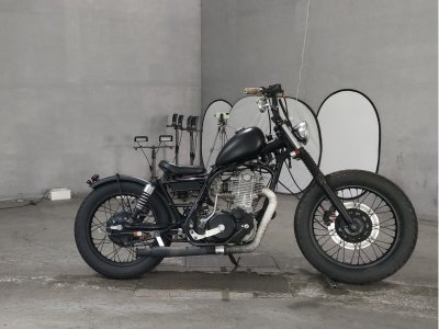 Yamaha SR400