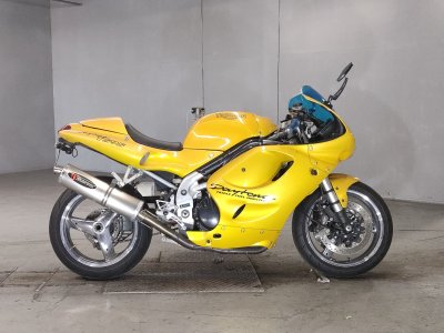 Triumph DAYTONA T595