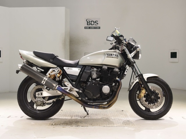 Yamaha XJR400