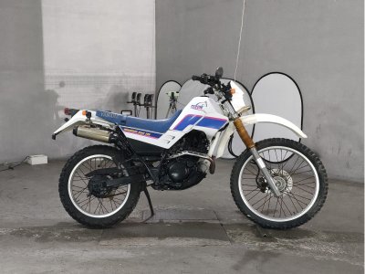 Yamaha SEROW XT225