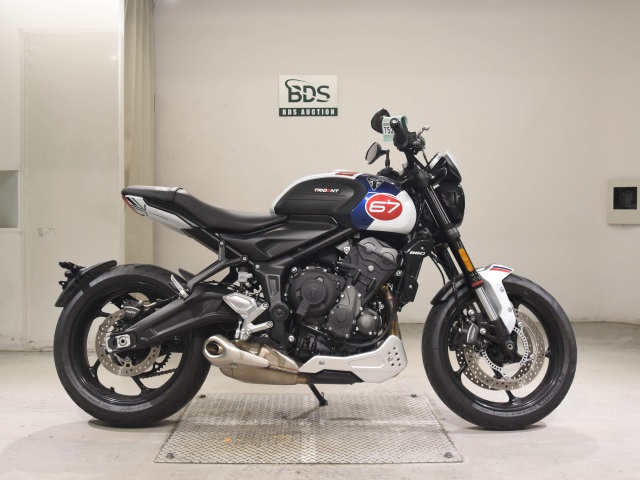 Triumph TRIDENT660