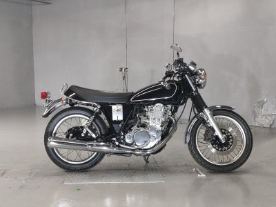 Yamaha SR400