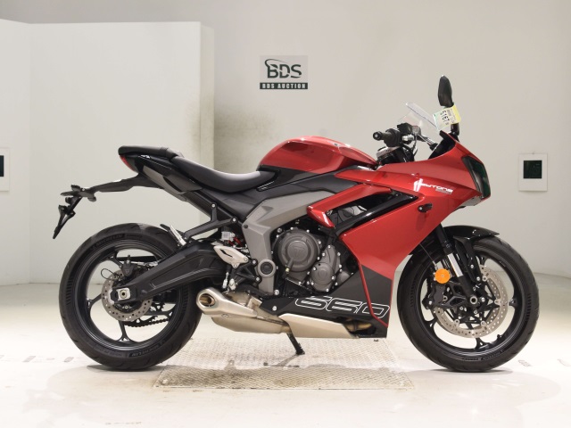 Triumph daytona 660