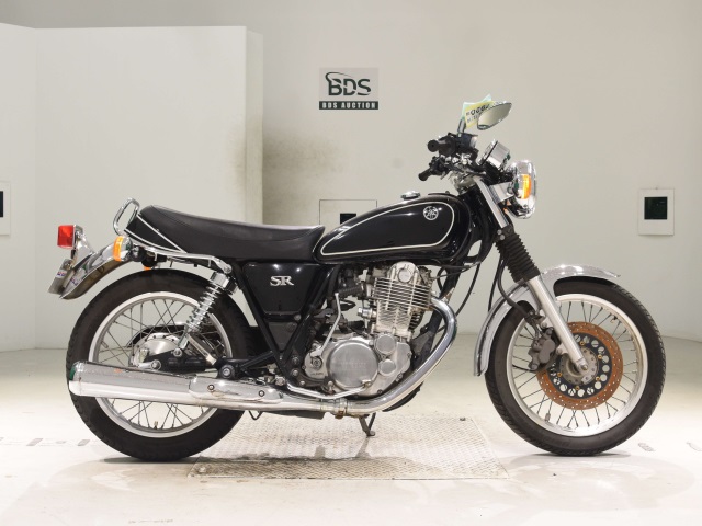Yamaha SR400