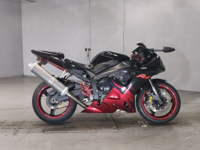 Yamaha YZF-R1