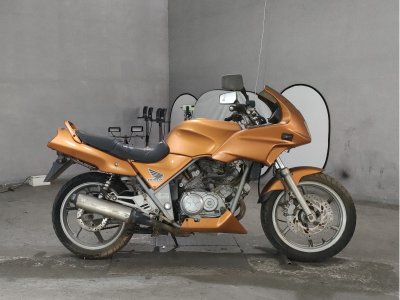 Honda VT250 SPADA