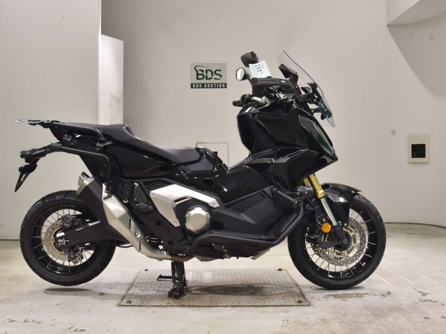Honda X-ADV750-2