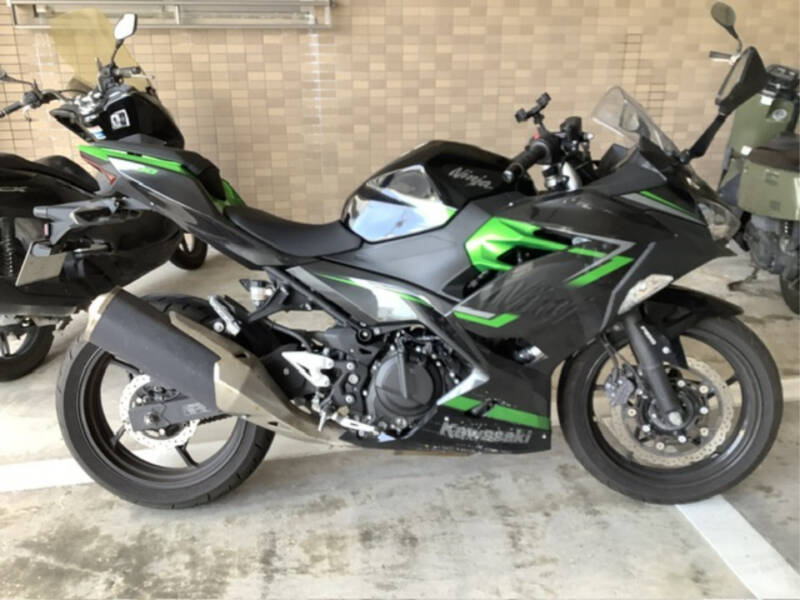 Kawasaki NINJA400