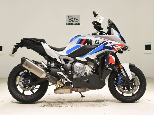 BMW M1000XR