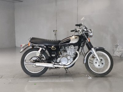 Yamaha SR400