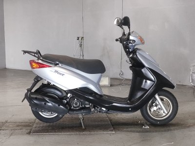 Yamaha AXIS TREAT