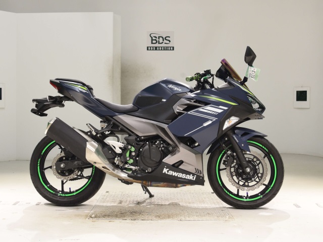 Kawasaki NINJA400