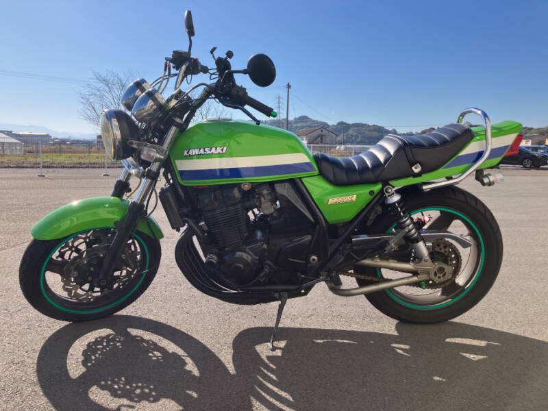 Kawasaki ZRX400