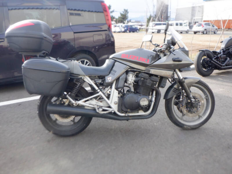 Suzuki GSX400S KATANA