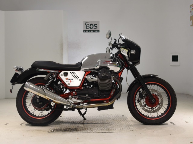 Moto Guzzi V7 RACER