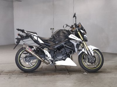 Suzuki GSR750