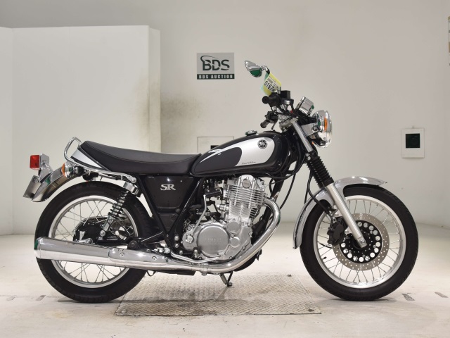 Yamaha SR400