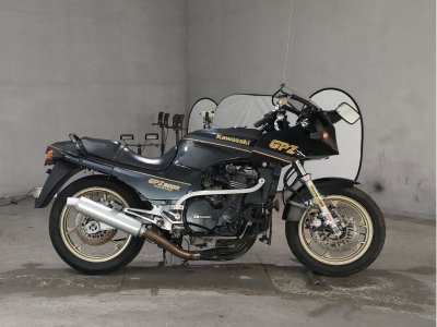 Kawasaki GPZ900R