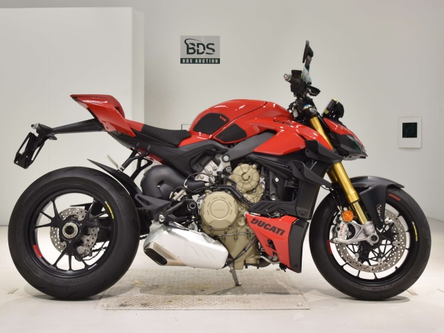 Ducati STREET FIGHTER V4S