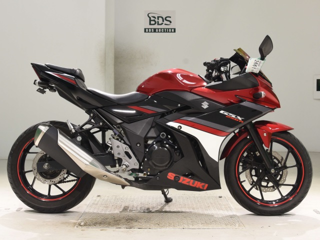 Suzuki GSX250R