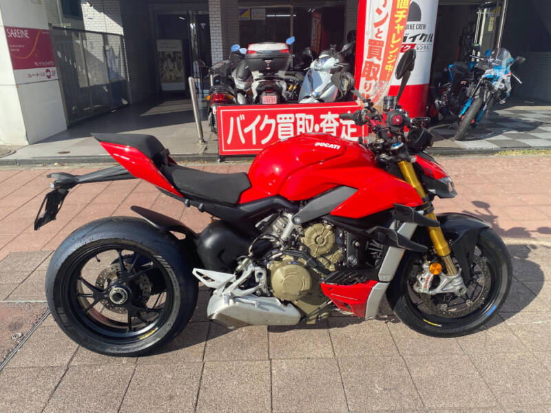 Ducati STREET FIGHTER V4S
