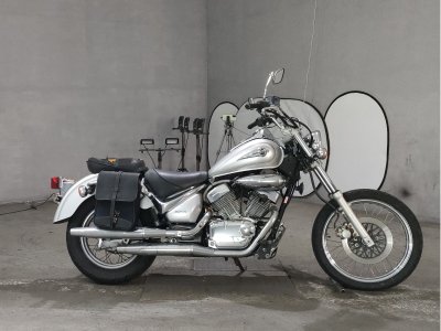 Suzuki INTRUDER 250LC