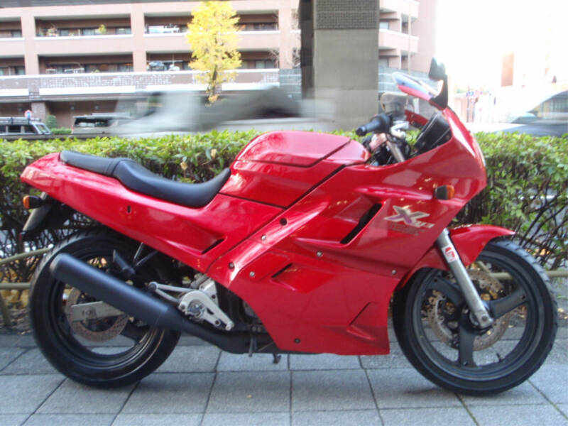 Suzuki ACROSS