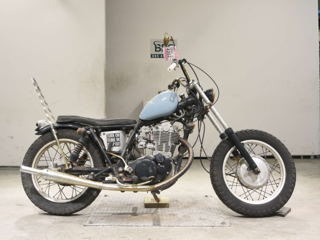 Yamaha SR400-2