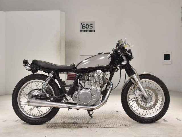 Yamaha SR400