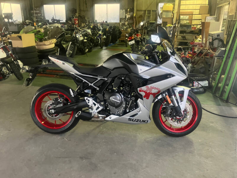 Suzuki GSX-8R