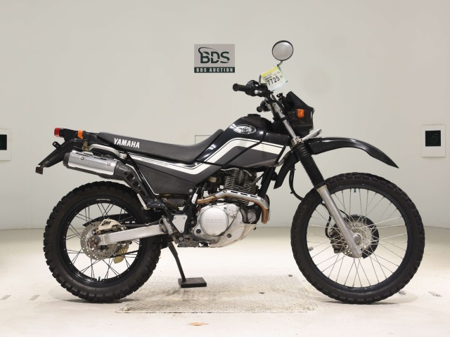 Yamaha SEROW XT225