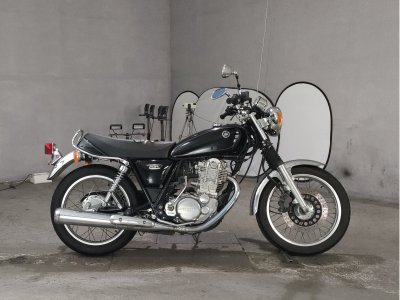 Yamaha SR400