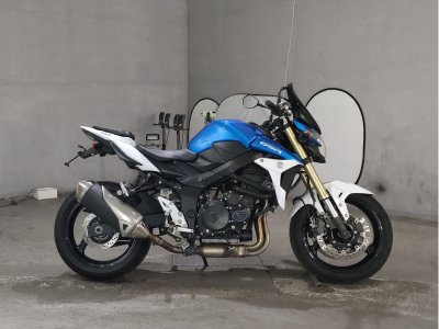 Suzuki GSR750