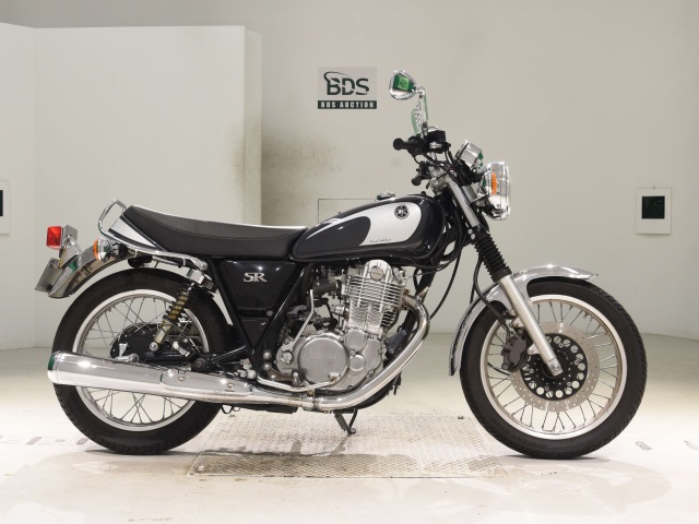 Yamaha SR400