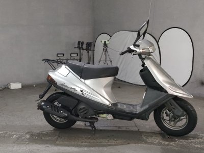 Suzuki ADDRESS V100