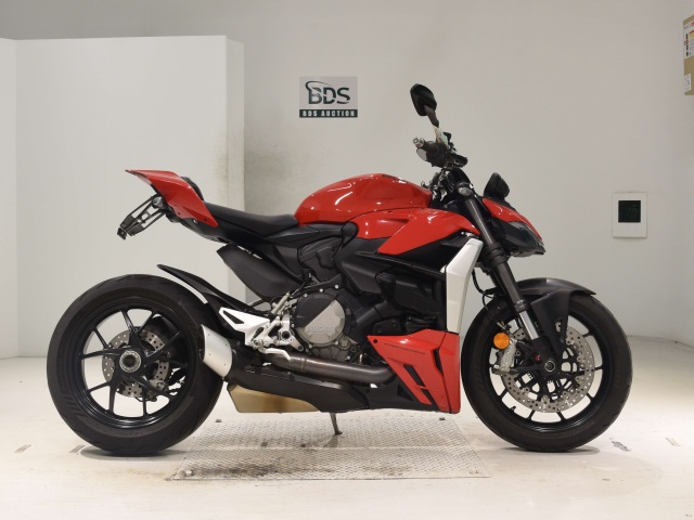 Ducati STREET FIGHTER V2