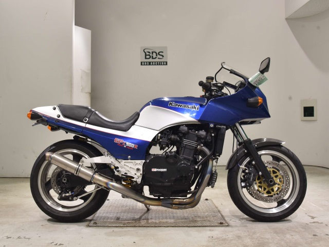 Kawasaki GPZ900R