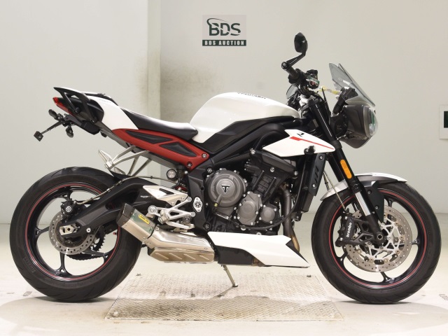 Triumph STREET TRIPLE R