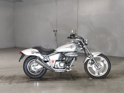 Honda MAGNA50