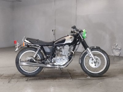 Yamaha SR400