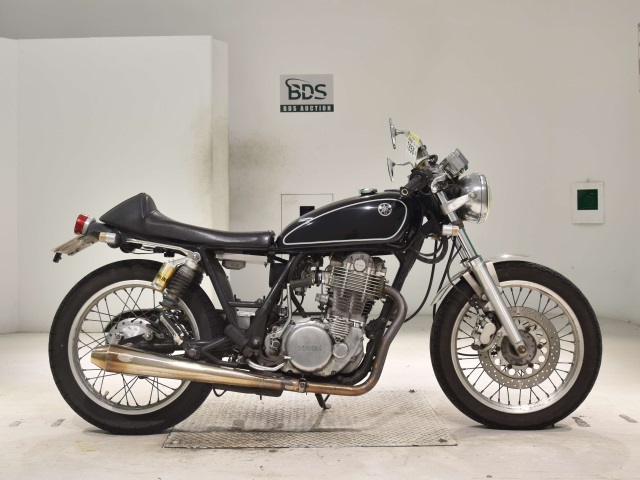 Yamaha SR400