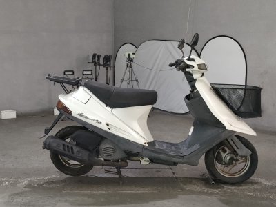 Suzuki ADDRESS V100