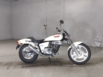 Honda MAGNA50