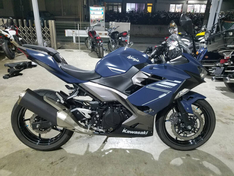 Kawasaki NINJA400