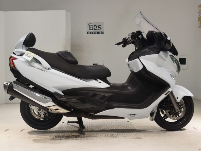 Suzuki SKYWAVE 650LX