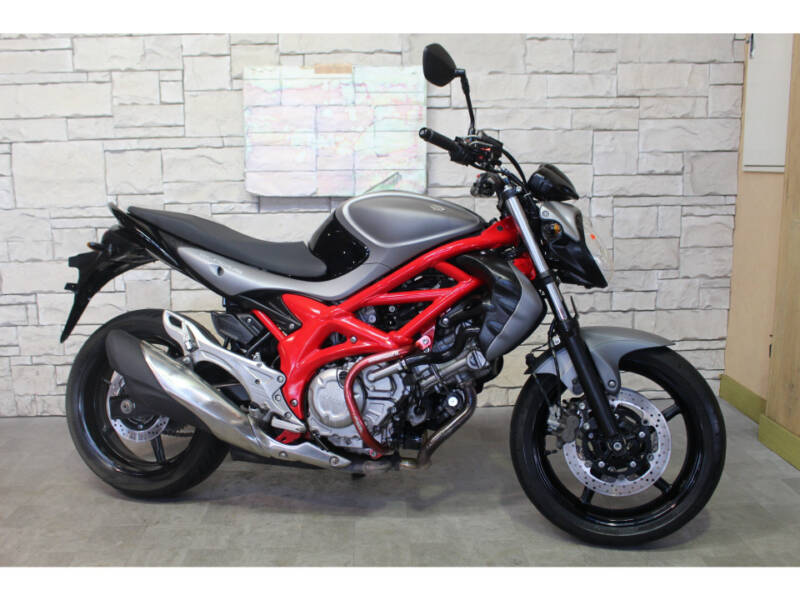 Suzuki GLADIUS SFV400A