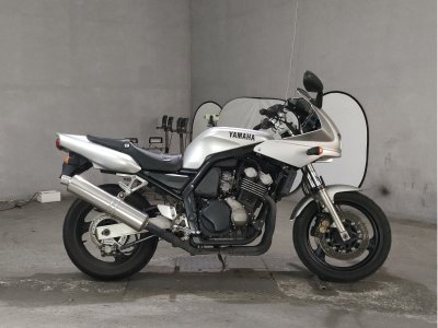 Yamaha FZ400
