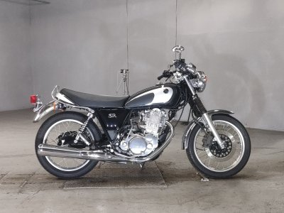 Yamaha SR400